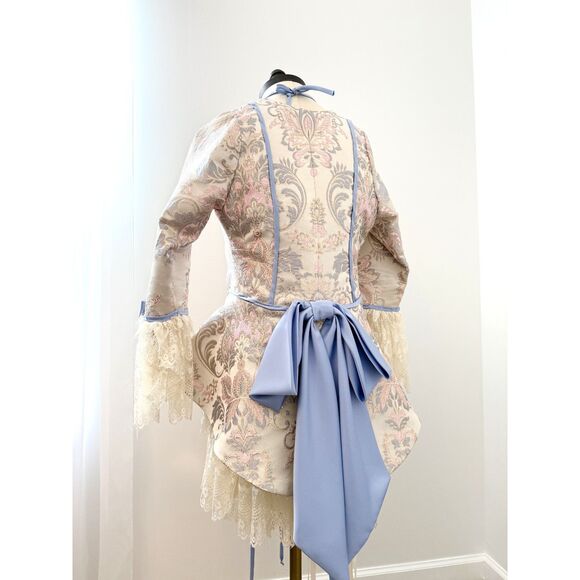 Handmade Marie Antoniette costume/cosplay - Picture 3 of 12